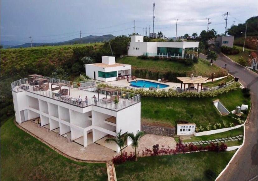 Casa Em Escarpas Do Lago Villa Capitolio Exterior photo